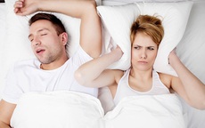 8 cách loại bỏ chứng ngủ ngáy của chồng để mang lại giấc ngủ bình yên