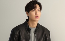 Chỉ là ảnh hậu trường nhưng Lee Min Ho cũng khiến hội chị em xốn xang vì nhan sắc cực phẩm