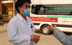 Trải lòng của người thiết lập bệnh viện dã chiến ở tâm dịch Chí Linh, "cầm tay chỉ việc" bác sĩ địa phương