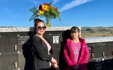 Thúy Nga tiết lộ bà xã Bé Heo mỗi ngày đều đi thăm mộ cố NS Chí Tài, kể điều đặc biệt về người quá cố khiến ai nghe cũng xúc động