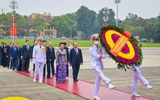 Lãnh đạo Đảng, Nhà nước, ĐBQH vào lăng viếng Chủ tịch Hồ Chí Minh trước phiên khai mạc Kỳ họp thứ 11 - Quốc hội khóa XIV