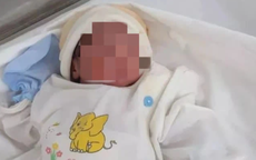 Phát hiện bé trai sơ sinh nặng 1,9kg quấn khăn, trong bao nylon đen ở Tây Ninh