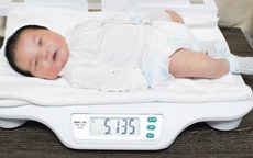 Bé trai sơ sinh có cân nặng "khủng" hơn 5,1kg