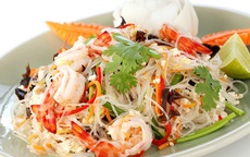 Cực dễ làm món salad miến tôm kiểu Thái