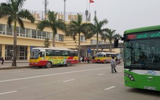 Hà Nội đề xuất xe buýt, taxi hoạt động trở lại từ 13/10, vẫn dừng xe ôm