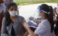 Quảng Bình: Tổ chức tiêm vaccine phòng COVID-19 cho sinh viên Lào 