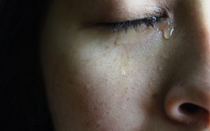 Có chồng đạo mạo, học thức nhưng người phụ nữ khóc cạn nước mắt khi phát hiện mình nhiễm HIV, đau lòng hơn chính là con đường lây nhiễm