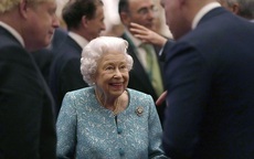 Nữ hoàng Anh tái xuất sau khi nhập viện, đưa ra thông báo quan trọng, tạo áp lực lên nhà Công nương Kate