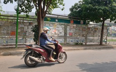  Vì sao vẫn tồn tại những tấm bảng thông tin quảng cáo, rao vặt miễn phí lem nhem, nhếch nhác trên đường phố Hà Nội?