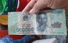 Mang tiền giả đi bán, người đàn ông bị cướp luôn "hàng"