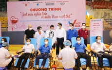 Hàng ngàn người tham gia Chương trình 'Giọt máu nghĩa tình vì miền Nam ruột thịt'