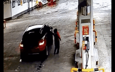 Clip: Tài xế quỵt tiền xăng, kéo ngã nữ nhân viên khi bỏ chạy