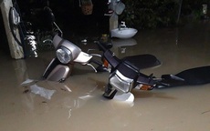 Nước lũ dâng cao ở Quảng Ngãi, hàng trăm nhà dân chìm trong biển nước