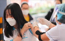 Sáng mai 27/11, Hà Nội tiêm vaccine COVID-19 cho học sinh lớp 9