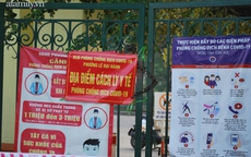 Hà Nội: Công viên Thống Nhất bị phong tỏa, người dân dắt thú cưng đi tập thể dục ngoài đường