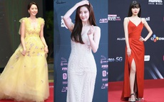 Style thảm đỏ của SNSD: Yoona như công chúa Disney cũng chưa gây trầm trồ bằng body bốc lửa của em út, và một nàng "ma nơ canh"