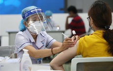 Chiều 8/12: Việt Nam tiêm gần 130 triệu liều vaccine phòng COVID-19; Nhà hàng, siêu thị xử trí thế nào khi có người nghi là F0?