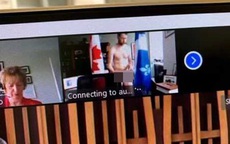 Nghị sĩ Canada lộ hình ảnh khỏa thân đi lại giữa phiên họp trực tuyến