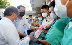 Xúc động hình ảnh y, bác sỹ Bệnh viện TW Huế tình nguyện lên đường hỗ trợ Bắc Giang chống dịch COVID-19