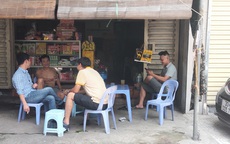 Nhiều quán vỉa hè tại Hà Nội vẫn ngang nhiên hoạt động dù đã có lệnh tạm dừng hoạt động