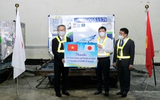 Gần 1 triệu liều vaccine COVID-19 do Nhật Bản hỗ trợ đã tới sân bay Nội Bài