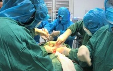Nghệ An: Mổ khẩn cấp ngay trong khu cách ly cứu sản phụ và thai nhi nguy kịch