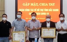 Đoàn chi viện của Bệnh viện Trung ương Huế và Bệnh viện C Đà Nẵng chia tay Bắc Giang