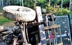 Công nông đè máy cày, một người chết