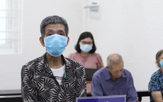 Nhát dao đâm vào ngực cha ở Hà Nội sau lời thách thức