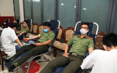 Thừa Thiên Huế: Hàng trăm chiến sĩ công an hiến máu tình nguyện giữa mùa dịch