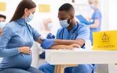 Phụ nữ mang thai, đang cho con bú có nên tiêm vaccine COVID-19?