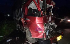 Tài xế ôtô tử vong khi tông vào xe tải dừng ven quốc lộ