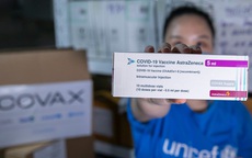 Thêm gần 1,2 triệu liều vaccine COVID-19 về Việt Nam