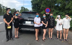 Hà Nội: Phát hiện 6 cô gái trên xe ô tô 7 chỗ dùng giấy đi đường giả