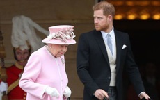 Tiết lộ cuộc gặp gỡ giữa Hoàng tử Harry và Nữ hoàng Anh trong lễ tang của ông nội