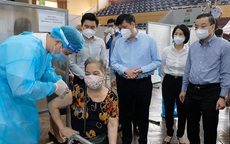 Công suất tiêm vaccine COVID-19 ở Hà Nội đạt mức cao nhất từ trước tới nay