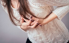 Những thói quen sai lầm phụ nữ hay mắc có thể khiến 'vòng một' chảy xệ, dễ mắc bệnh tuyến vú
