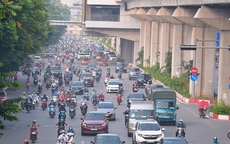 Người dân Thủ đô bắt đầu quay lại với món đặc sản "tắc đường" trong ngày đầu Hà Nội áp dụng Chỉ thị 15