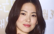 Kiểu tóc ngắn gây khó dễ cho nhan sắc của Song Hye Kyo: Lúc thì già đanh, khi lại sang trọng ngút ngàn