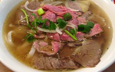 Tiệm phở Việt bị chỉ trích 'lười biếng' vì phục vụ thịt bò tái