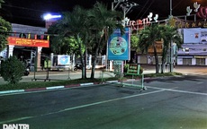 Kiểm tra chống dịch, cán bộ phường đội bị thanh niên lao xe máy vào người