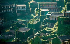 Làng cổ bị thiên nhiên 'nuốt chửng' ở Trung Quốc