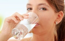 Đây là 7 lý do bạn nên uống nước thường xuyên ngay cả khi trời trở lạnh