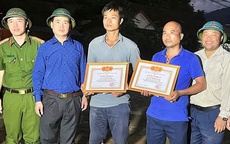 Nghệ An: Tặng bằng khen cho 13 cá nhân đã dũng cảm cứu người trong lũ dữ ở huyện Kỳ Sơn           
