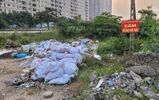 Hà Nội: Rác, phế thải xây dựng "bủa vây" khu dân cư, trường học