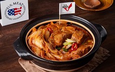 Học người Hàn cách làm thịt kho kim chi, mùa đông ăn với cơm thì ngon xuất sắc!