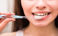 4 thói quen xấu hàng ngày ảnh hưởng tới hàm răng nhưng ít người quan tâm tới