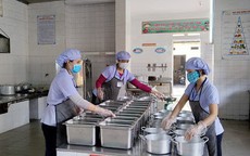 Hàng loạt tỉnh, thành phố vào cuộc kiểm soát an toàn thực phẩm tại trường học