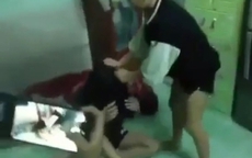 Nữ sinh lớp 8 ở Bình Định bị túm tóc, hành hung trong phòng trọ