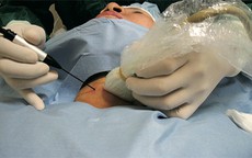 Ủ ấm, mặc nhiều lớp quần áo vẫn lạnh cảnh báo bệnh gì?